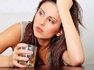 Her drink addiction | तिचं ड्रिंक्सचं व्यसन