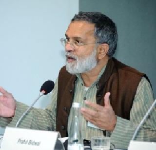 Journalist Praful Bidwai dies in Holland | पत्रकार प्रफुल्ल बिडवई यांचे हॉलंडमध्ये निधन