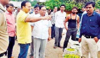 The Collector came on the road | जिल्हाधिकारी उतरले रस्त्यावर The Collector came on the road | जिल्हाधिकारी उतरले रस्त्यावर