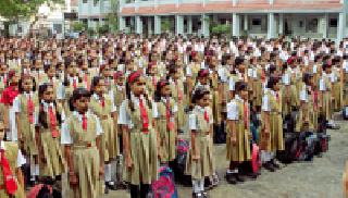 Chimukulya dhammal on the very first day! | पहिल्याच दिवशी चिमुकल्यांची धम्माल! Chimukulya dhammal on the very first day! | पहिल्याच दिवशी चिमुकल्यांची धम्माल!