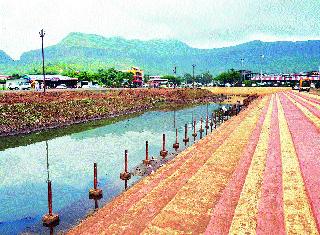 Godavari Ghat: | गोदावरी घाट : Godavari Ghat: | गोदावरी घाट :