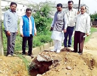 Planting of water supply scheme | पाणी पुरवठा योजनेच्या कामाचा केला पंचनामा Planting of water supply scheme | पाणी पुरवठा योजनेच्या कामाचा केला पंचनामा