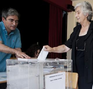 Voting for Greece's future determination | ग्रीसचे भवितव्य ठरविणाऱ्या सार्वमतासाठी मतदान