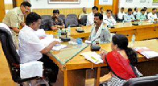 Hearing on two complaints in Lokshahi Din | लोकशाही दिनात दोन तक्रारींवर सुनावणी Hearing on two complaints in Lokshahi Din | लोकशाही दिनात दोन तक्रारींवर सुनावणी