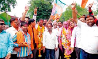 BJP in four talukas and Congress' power in three places | चार तालुक्यात भाजप तर तीन ठिकाणी काँग्रेसची सत्ता BJP in four talukas and Congress' power in three places | चार तालुक्यात भाजप तर तीन ठिकाणी काँग्रेसची सत्ता