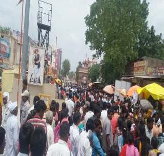 The crowd of devotees in Shiga! | शेगावात भाविकांची गर्दी !