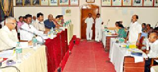 The District Council passed the resolution of dry drought | जिल्हा परिषदेत कोरड्या दुष्काळाचा ठराव पारित