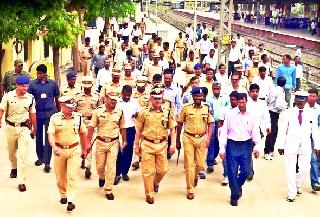 The efficiency of the railway administration to avoid confusion | गोंधळ टाळण्यासाठी रेल्वे प्रशासनाची दक्षता