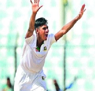 The South Africa scored 248 | द. आफ्रिका २४८ धावांत गारद The South Africa scored 248 | द. आफ्रिका २४८ धावांत गारद