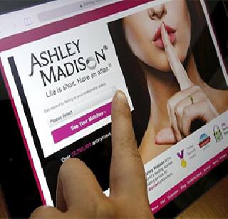 Dating Ashley Madison Hack, threatens to expose nude photos | डेटिंगची अॅशले मेडिसन हॅक, नग्न फोटो उघड करण्याची धमकी