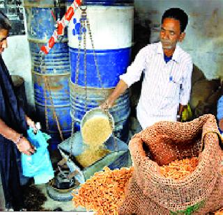 In the rush of rationing | शिधावाटप संकटात In the rush of rationing | शिधावाटप संकटात