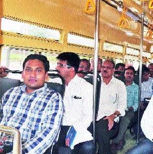 'Smart City' goes to Delhi | ‘स्मार्ट सिटी’ची बस निघाली दिल्लीला... 'Smart City' goes to Delhi | ‘स्मार्ट सिटी’ची बस निघाली दिल्लीला...
