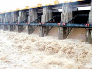 Bagaji Sagar opened the doors of the Saphan dam | बगाजी सागर, सपन धरणाचे दरवाजे उघडले