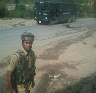 Jammu attack on BSF trooper, 2 martyrs | जम्मूत बीएसएफच्या जवानांच्या तुकडीवर दहशतवादी हल्ला, २ शहीद