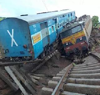 Two coaches of two trains were dropped in Madhya Pradesh and 24 passengers died | मध्यप्रदेशमध्ये दोन रेल्वे गाड्यांचे डबे घसरले, २४ प्रवाशांचा मृत्यू