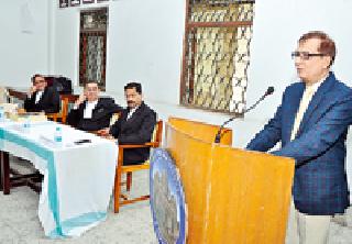 Felicitated Justice Tahalani | न्यायमूर्ती तहलियानी यांचा सत्कार