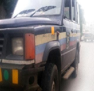 Highway police fatal vehicles | महामार्ग पोलिसांच्या नशिबी खटारा वाहने Highway police fatal vehicles | महामार्ग पोलिसांच्या नशिबी खटारा वाहने