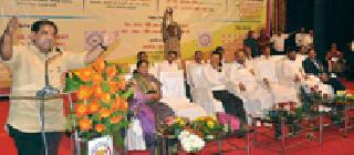 Training for tribal students for three years, IAS, IPS training | आदिवासी विद्यार्थ्यांना तीन वर्षांचे आयएएस, आयपीएसचे प्रशिक्षण Training for tribal students for three years, IAS, IPS training | आदिवासी विद्यार्थ्यांना तीन वर्षांचे आयएएस, आयपीएसचे प्रशिक्षण