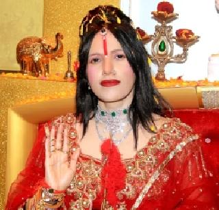 Police summons to controversial 'Radhe Maa' | वादग्रस्त ‘राधे मॉँ’ला पोलिसांचे समन्स