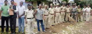 Take the initiative to clean the city | शहर स्वच्छ बनविण्यासाठी पुढाकार घ्या