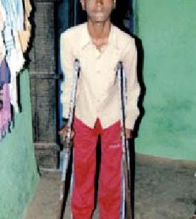 Disability Sameer's approach to the benefit of the unemployed scheme | निराधार योजनेच्या लाभासाठी अपंग समीरची फरफट