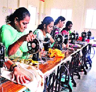 No facility available to millions of workers | लाखो कामगारांना मिळत नाही सुविधा