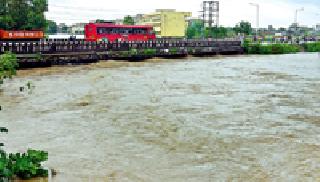 Pavali river, Kamathi road | पिवळी नदी, कामठी रोड