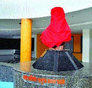 When the statue unveiled? | पुतळ्याचे अनावरण कधी?