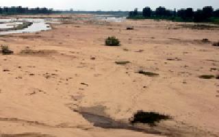 Drying of the river: | नदीचे पात्र कोरडे : Drying of the river: | नदीचे पात्र कोरडे :
