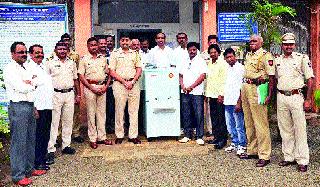 Water Filter Visit on behalf of Janasurajya Party to Suburban Police Station | उपनगर पोलीस ठाण्याला जनसुराज्य पक्षाच्या वतीने वॉटर फिल्टर भेट Water Filter Visit on behalf of Janasurajya Party to Suburban Police Station | उपनगर पोलीस ठाण्याला जनसुराज्य पक्षाच्या वतीने वॉटर फिल्टर भेट