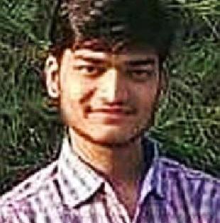 Bolero drift biker killed young people | बोलेरोच्या धडकेत दुचाकीस्वार तरुण ठार Bolero drift biker killed young people | बोलेरोच्या धडकेत दुचाकीस्वार तरुण ठार