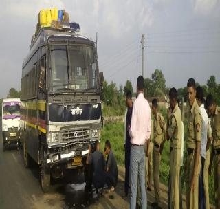 Nagpur police vehicle accident; 6 injured | नागपूरच्या पोलीस व्हॅनला अपघात; ६ जखमी