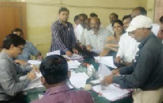 113 candidates withdraw from market committee election | बाजार समिती निवडणूक ११३ उमेदवारांची माघार 113 candidates withdraw from market committee election | बाजार समिती निवडणूक ११३ उमेदवारांची माघार