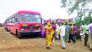 Thousands of devotees filed from Pune | पुण्याकडून साडेचार हजार भाविक दाखल