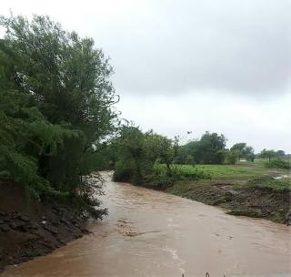 Water conservation schemes cost crores of rupees | जलयुक्त शिवार योजनेचा कोटींचा खर्च पाण्यात Water conservation schemes cost crores of rupees | जलयुक्त शिवार योजनेचा कोटींचा खर्च पाण्यात
