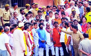 The leaders get rid of 'sin' | पुढाऱ्यांना ‘पापमुक्ती’ची भलतीच घाई
