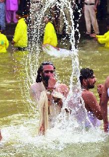 Photostation of young saints | युवा साधूंचे फोटोसेशन Photostation of young saints | युवा साधूंचे फोटोसेशन