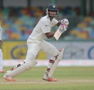 Pujara steals India's brilliant hundred | शानदार शतक झळकावत पुजाराने सावरला भारताचा डाव