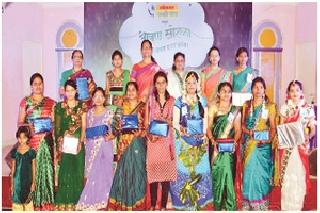 Women's spontaneous response to the Shravan festival | श्रावण सोहळ्याला महिलांचा उत्स्फूर्त प्रतिसाद Women's spontaneous response to the Shravan festival | श्रावण सोहळ्याला महिलांचा उत्स्फूर्त प्रतिसाद