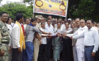 Punish the killers of Neetu Police for killing the killers | नीतू पशिने हत्याकांडातील मारेकऱ्यांना फाशीची शिक्षा द्या Punish the killers of Neetu Police for killing the killers | नीतू पशिने हत्याकांडातील मारेकऱ्यांना फाशीची शिक्षा द्या