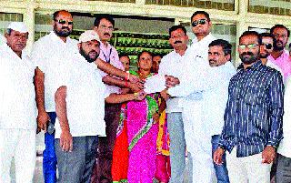 Fast water shortage in the eastern part of the district | जिल्ह्याच्या पूर्वभागात तीव्र पाणीटंचाई Fast water shortage in the eastern part of the district | जिल्ह्याच्या पूर्वभागात तीव्र पाणीटंचाई