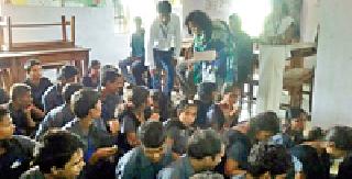 And the sub-divisional officer is overwhelmed | अन् उपविभागीय अधिकारी गहिवरल्या And the sub-divisional officer is overwhelmed | अन् उपविभागीय अधिकारी गहिवरल्या