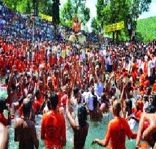 The royal baths in 'Kawanai' | ‘कावनई’त शाही स्नानाची पर्वणी