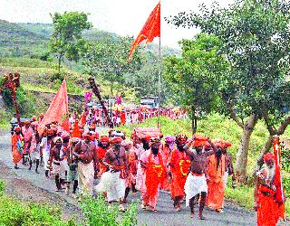 Nathjundi sees the valley of the Negej valley | नाथझुंडीने वेधले नायगाव खोऱ्याचे लक्ष