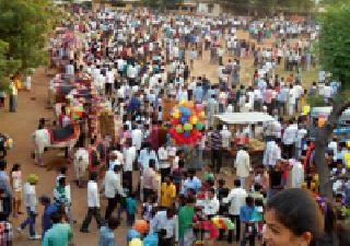 Jansagar, in the historic landmark | ऐतिहासिक पोळ्यात उसळला जनसागर