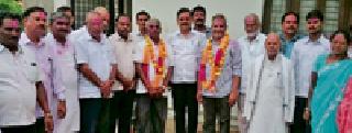 Market Committee in the hands of the NCP | बाजार समिती राष्ट्रवादीच्या हातात Market Committee in the hands of the NCP | बाजार समिती राष्ट्रवादीच्या हातात