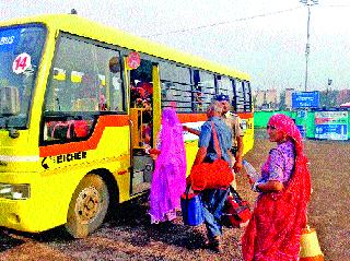 Travel to police bus service to 25 thousand elderly people | 25 हजार वृद्धांना घडला पोलीस बससेवेचा प्रवास Travel to police bus service to 25 thousand elderly people | 25 हजार वृद्धांना घडला पोलीस बससेवेचा प्रवास