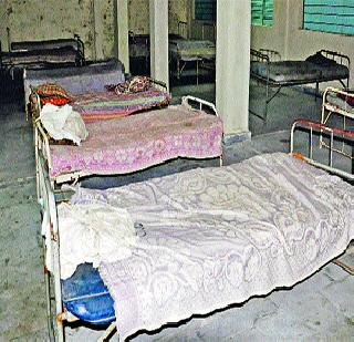 Night shelter inconvenience | रात्र निवारा गैरसोयींचे आगार Night shelter inconvenience | रात्र निवारा गैरसोयींचे आगार
