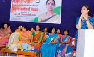 Women in every field should get hired | प्रत्येक क्षेत्रात महिलांनी भरारी घ्यावी Women in every field should get hired | प्रत्येक क्षेत्रात महिलांनी भरारी घ्यावी