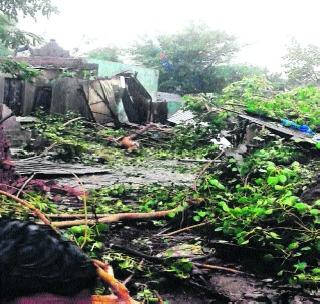 Heavy rain; Hurricane in Akola, Washim! | व-हाडात दमदार पाऊस; अकोला, वाशिममध्ये वादळीवा-याने हाहाकार!